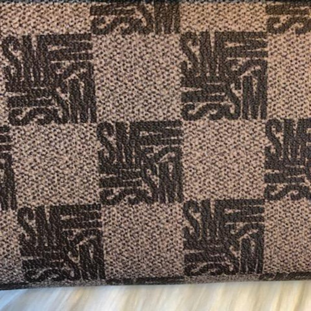 Steve Madden Printed Squared Logo Wristlet Wallet - Picture 4 of 5